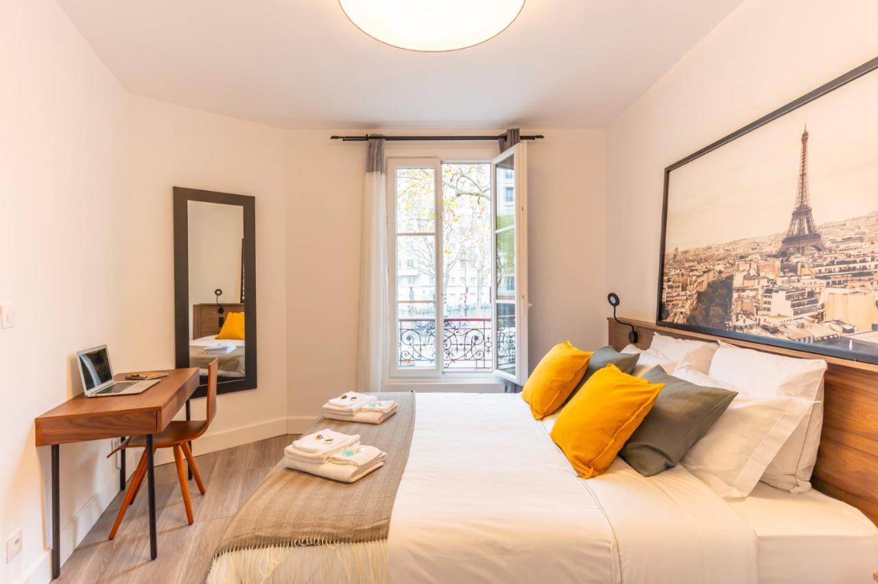 Enjoy The Traditional Parisian Life Apartment Exterior photo